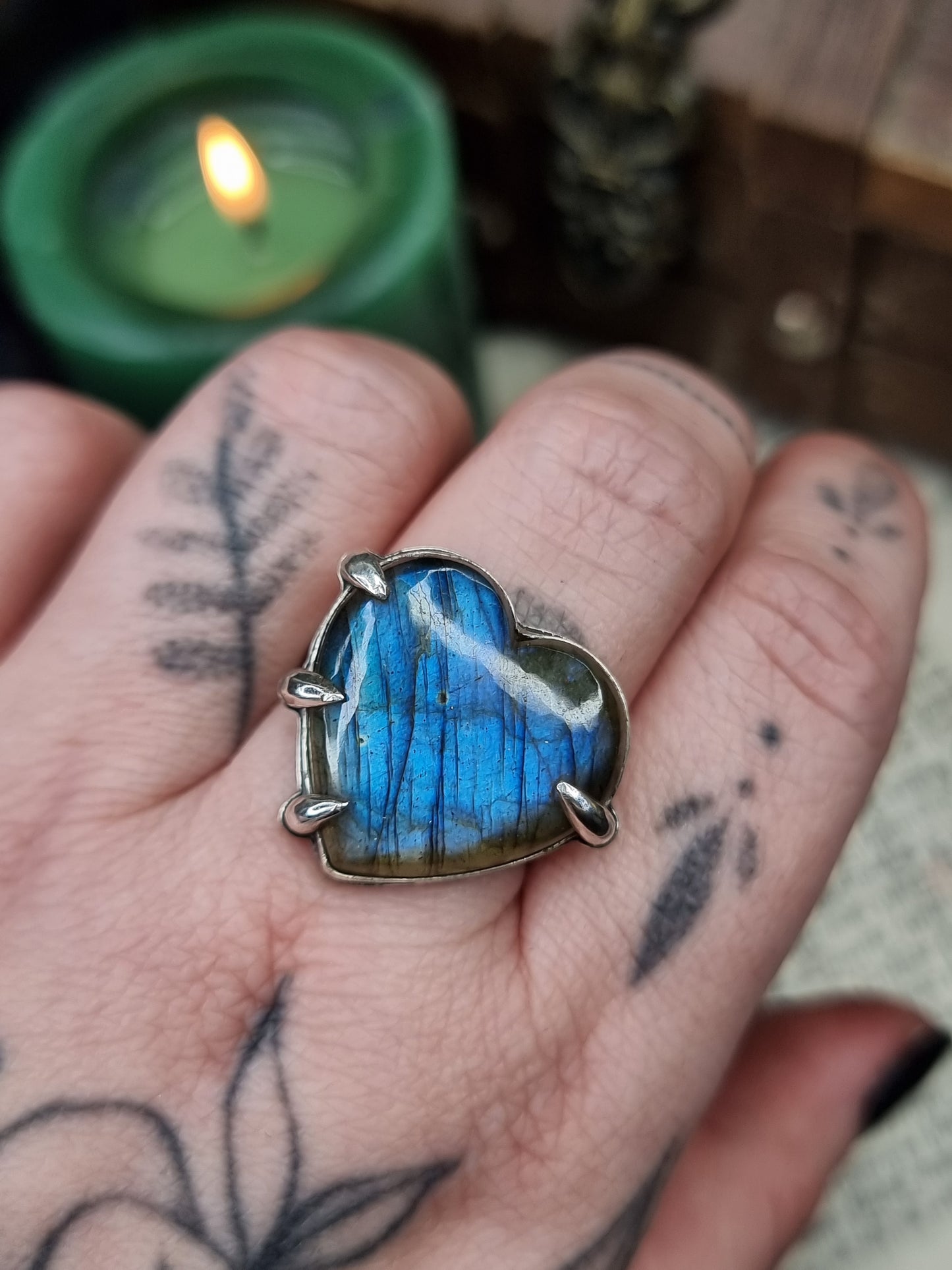 Frostbite Ring UK Q