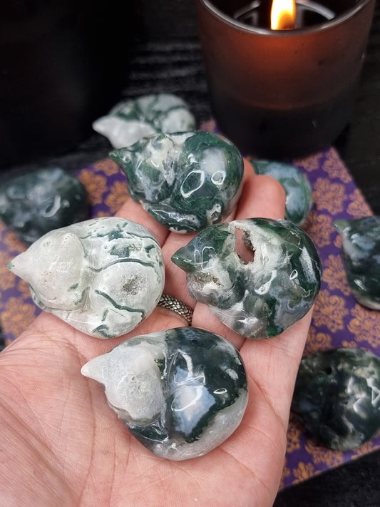 Moss Agate Cat Carving