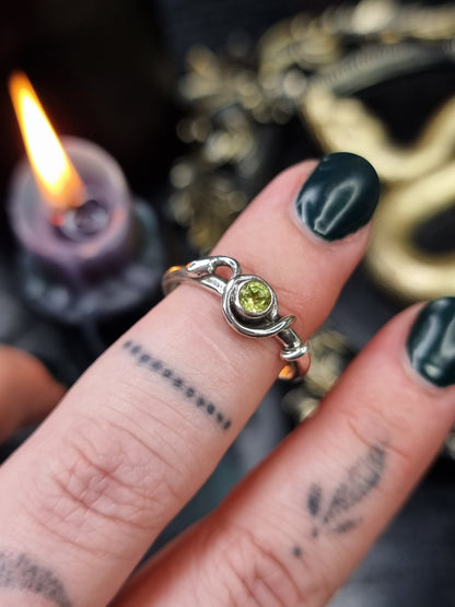 Peridot Coiled Ring (UK Q)