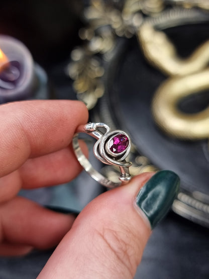 Rhodolite Garnet Coiled Ring (UK O)