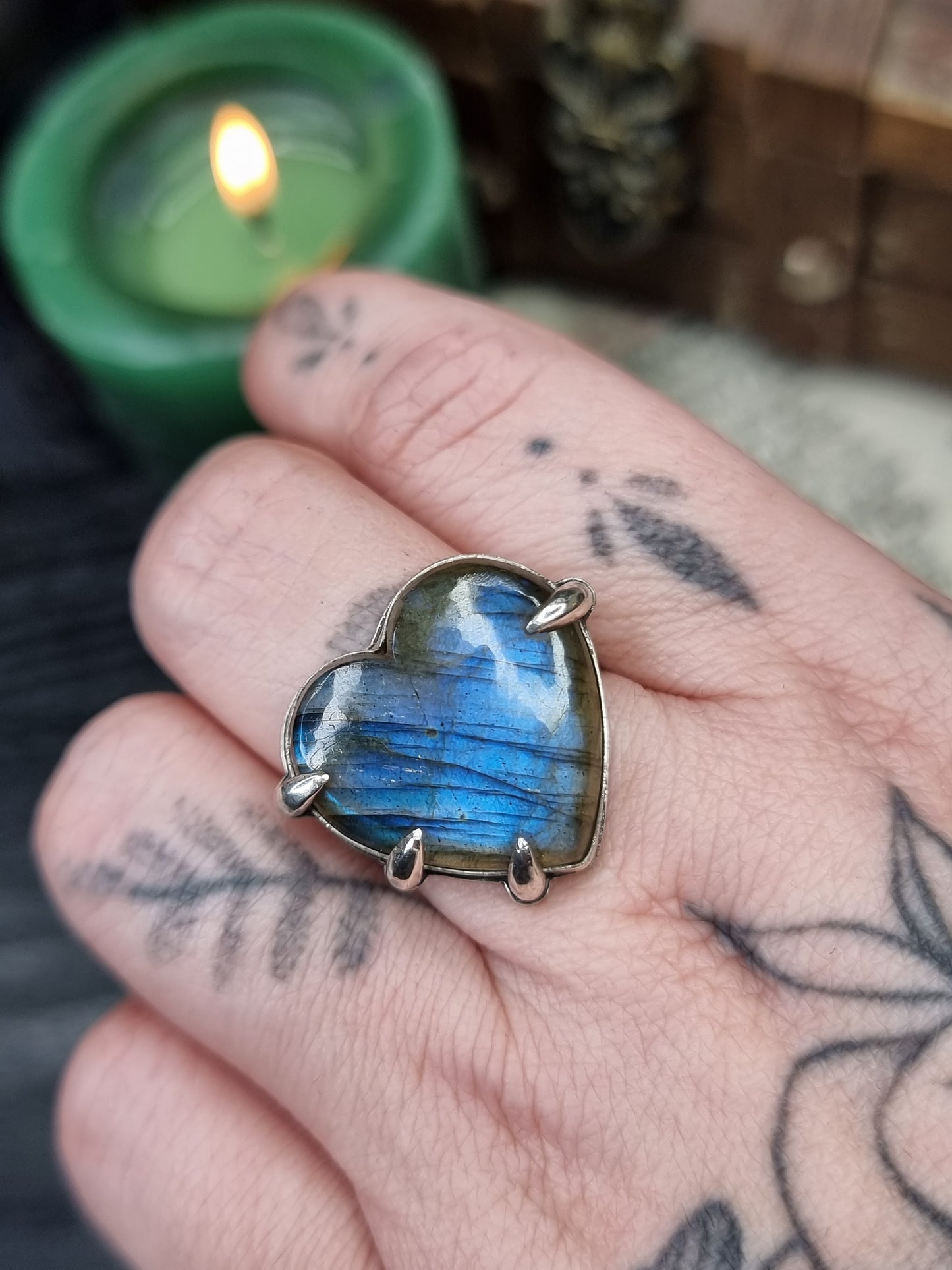 Frostbite Ring UK Q
