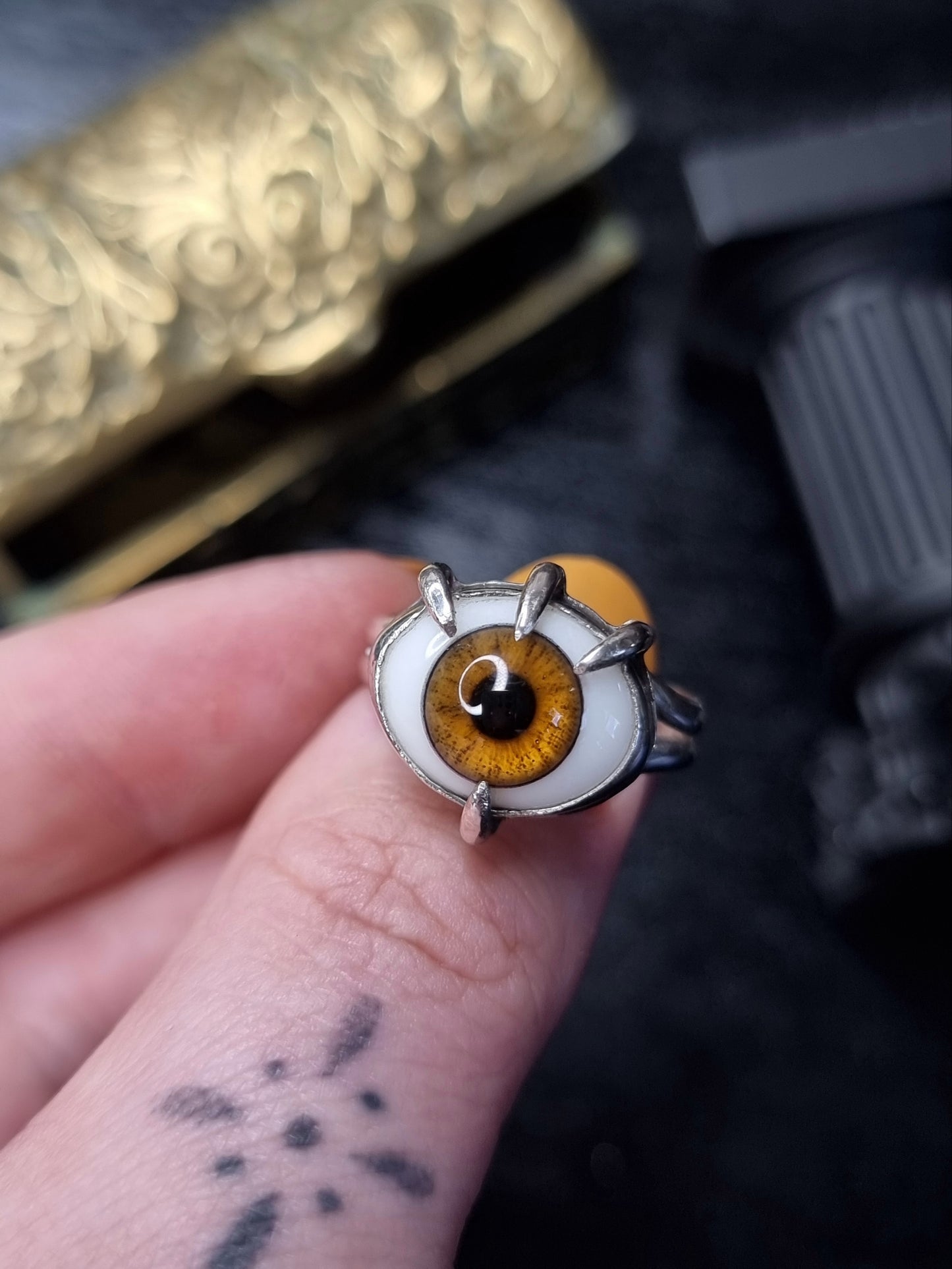 The Clawed Eye Ring MTO