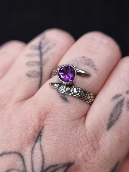 Amethyst Dreki Ring MTO