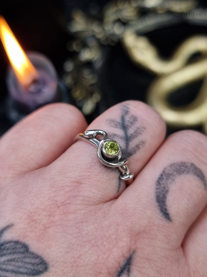 Peridot Coiled Ring (UK Q)